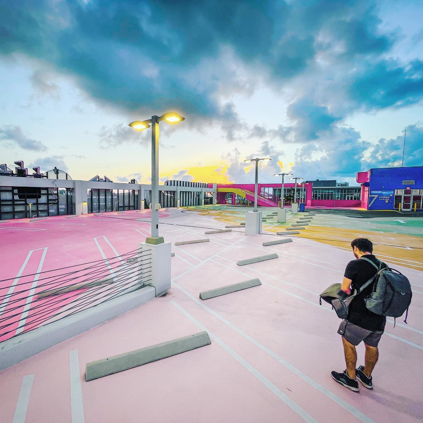 / For the best scenes we always need luck 🍀, perfect timing ⏱, and a perfect  crew