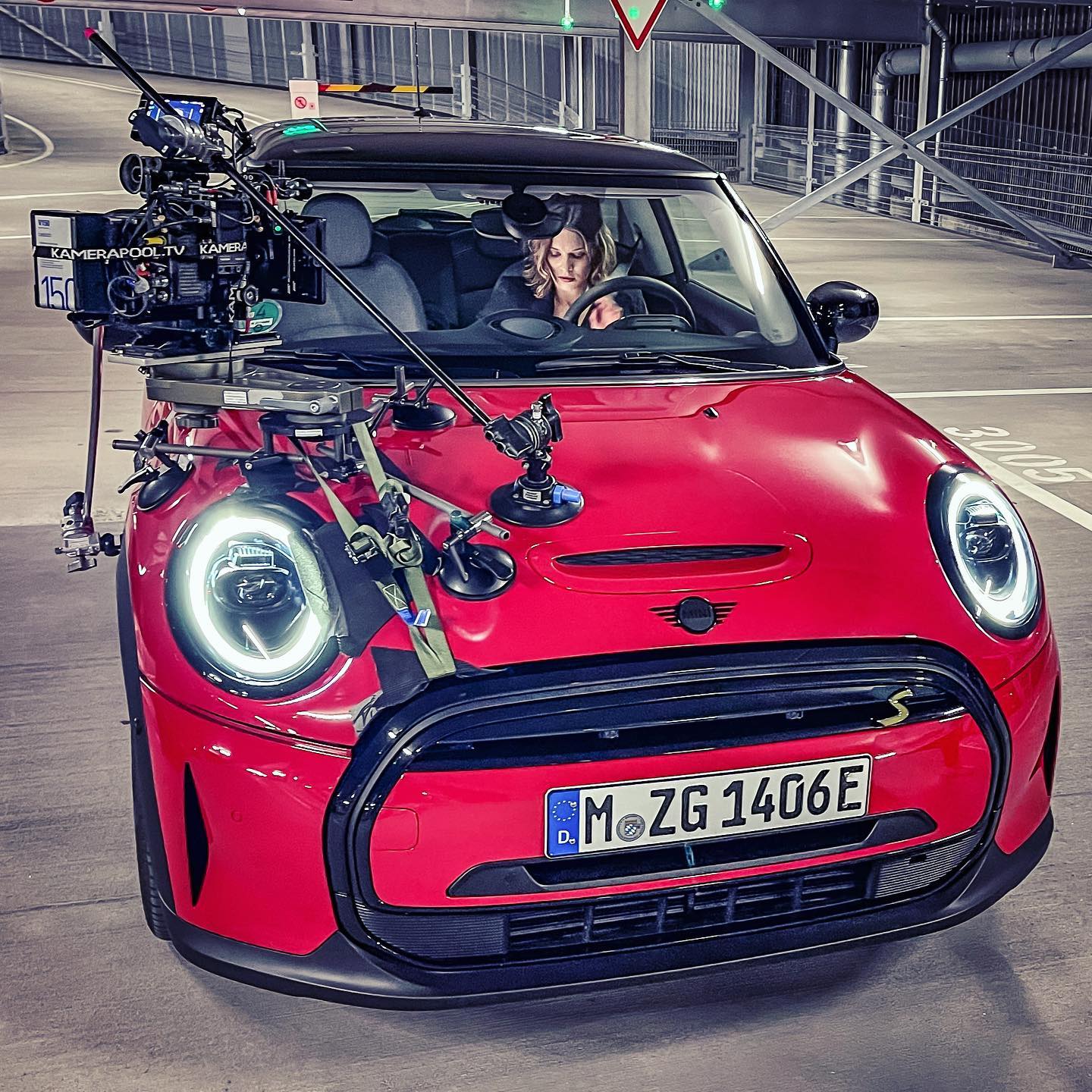 / The Future of mobility 🚗 is electric 🔌. This was the major theme of our amazing fullservice creative production for FINN 🇺🇸.